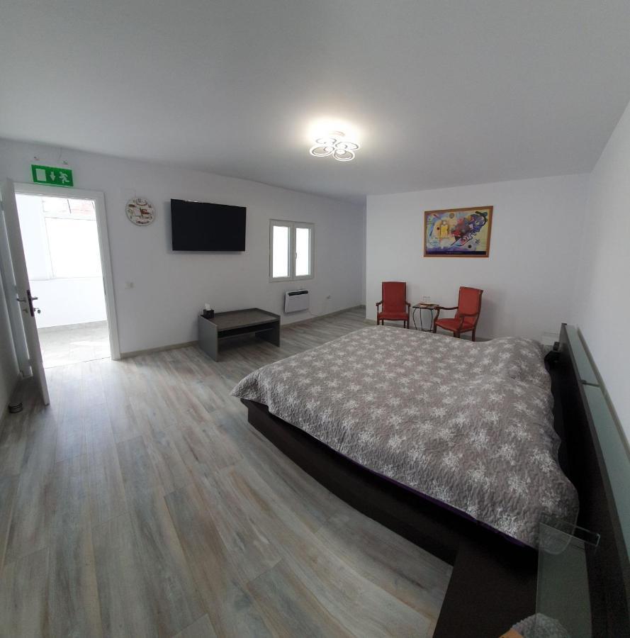Casa Musceleana Hotel Campulung Ngoại thất bức ảnh