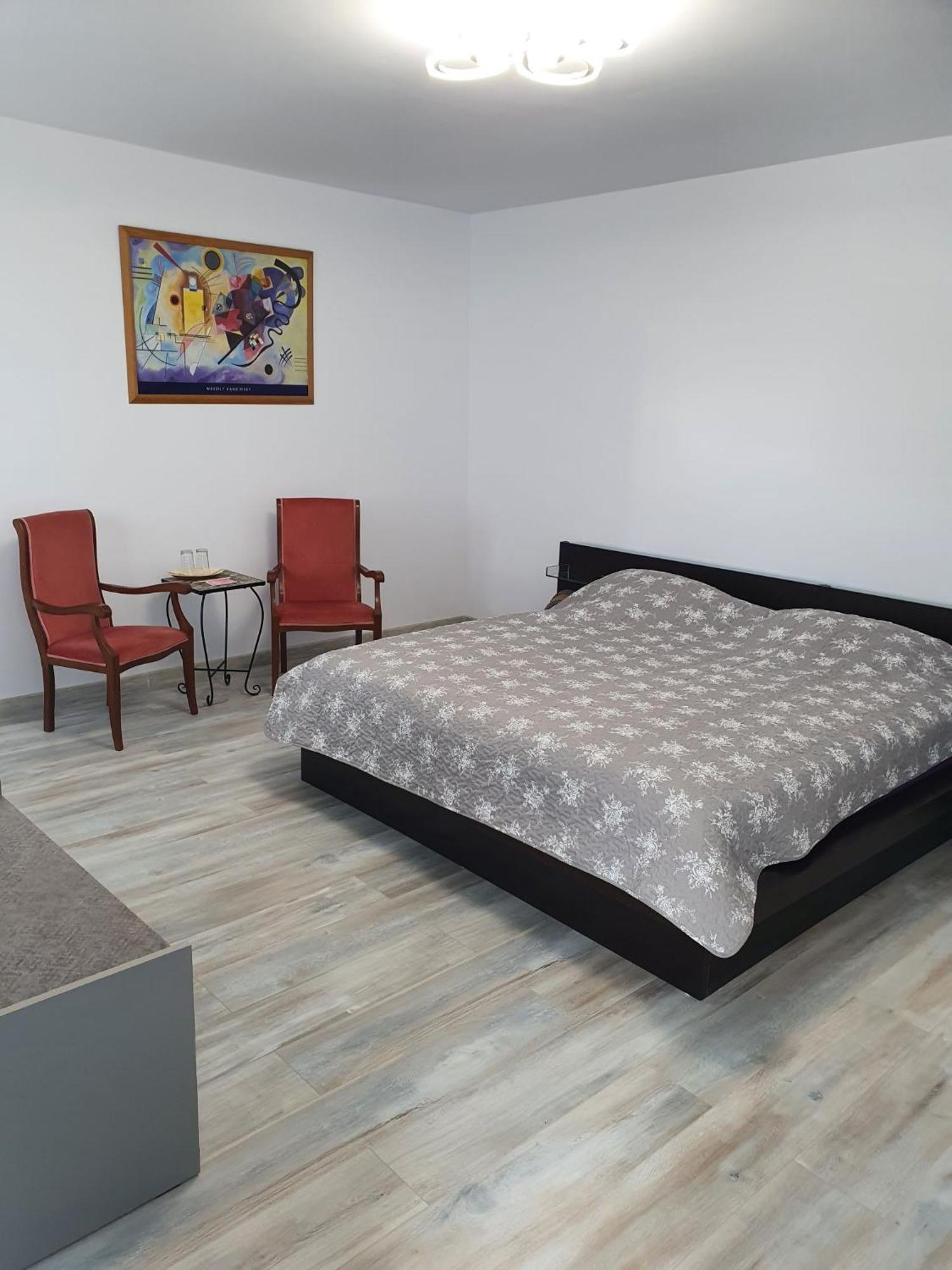 Casa Musceleana Hotel Campulung Ngoại thất bức ảnh