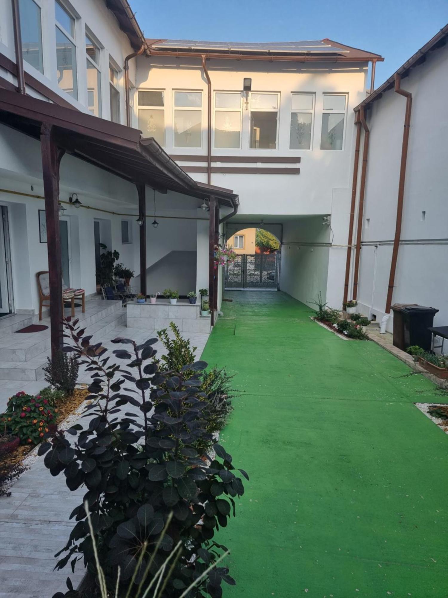 Casa Musceleana Hotel Campulung Ngoại thất bức ảnh